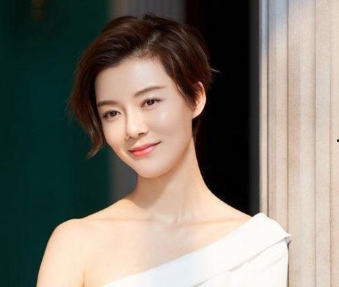 娱乐吃瓜女艺人出道